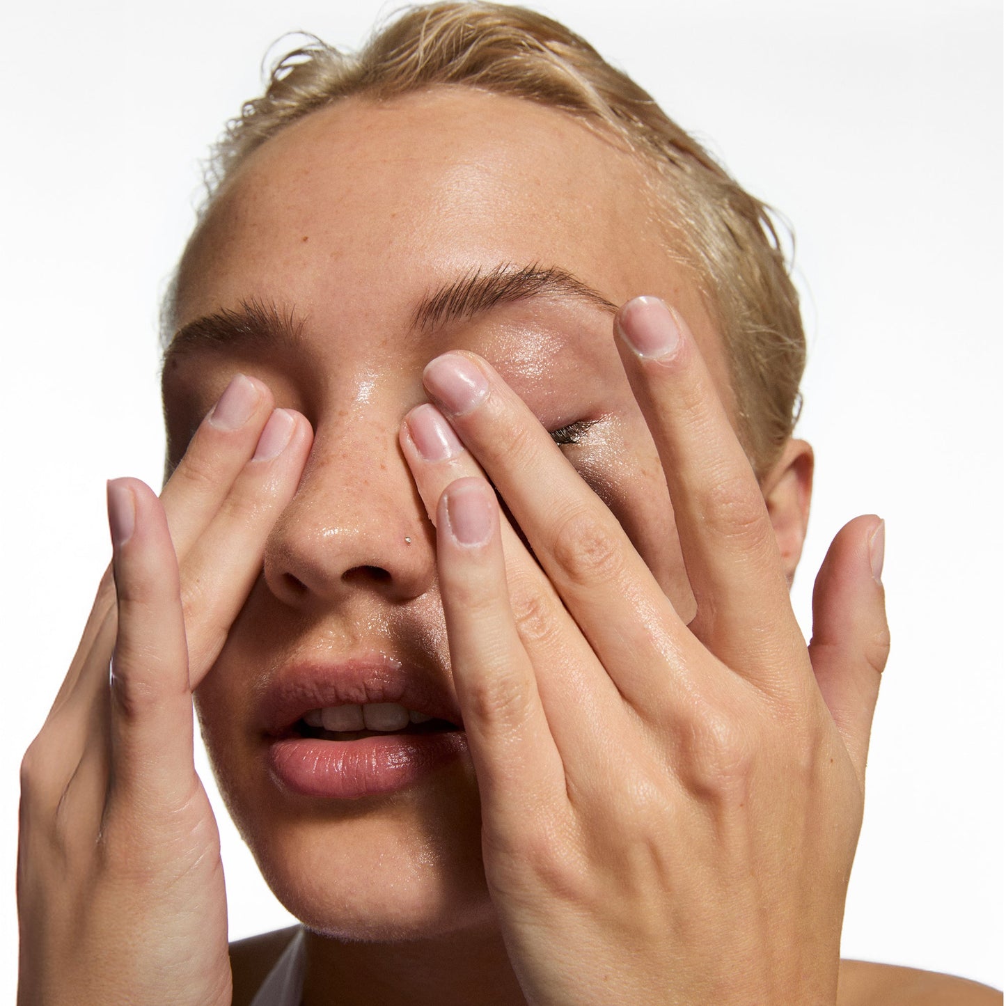 the-bestselling-intro-to-great-skin-f4 MysteryBundle_Model_2000x2000_8c068f88-8954-45a2-bafe-e122a0319042.jpg