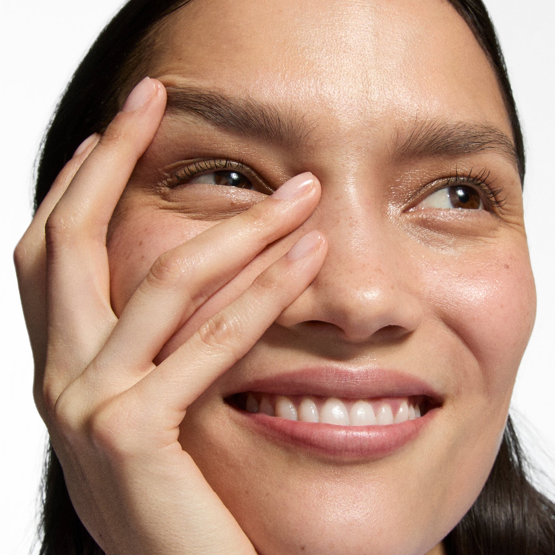 hydro-surge-dewy-face-mist-l5 Omega50_Model_2000x2000-1_3445dd8f-e76c-42a0-b3ad-1d9a4cba4df0.jpg
