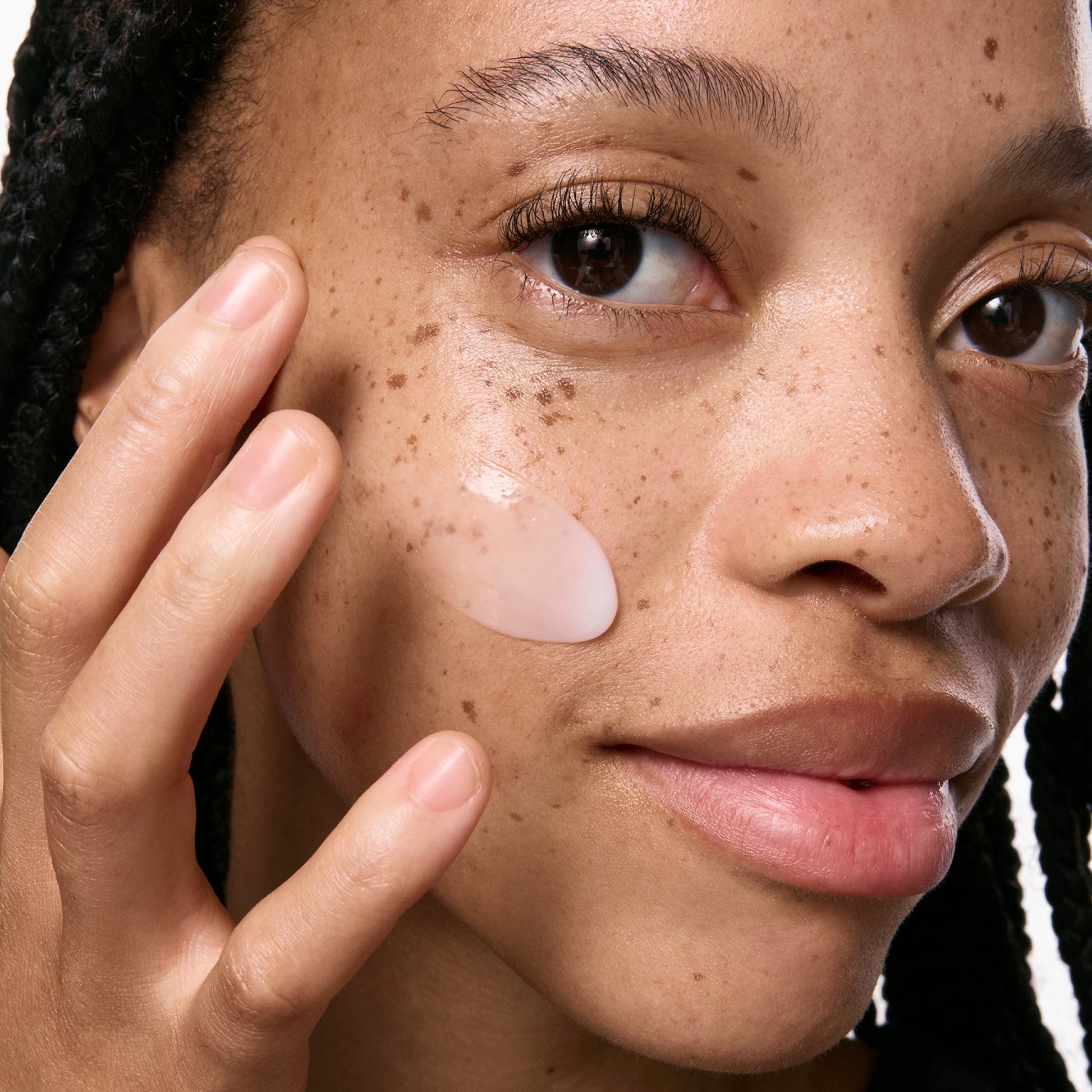 vitamin-b-c-and-e-moisturizer-k7 VitBC_E_ModelGoopMacro_2000x2000_bc64d363-139d-4699-88a9-2e0b1942763a.jpg